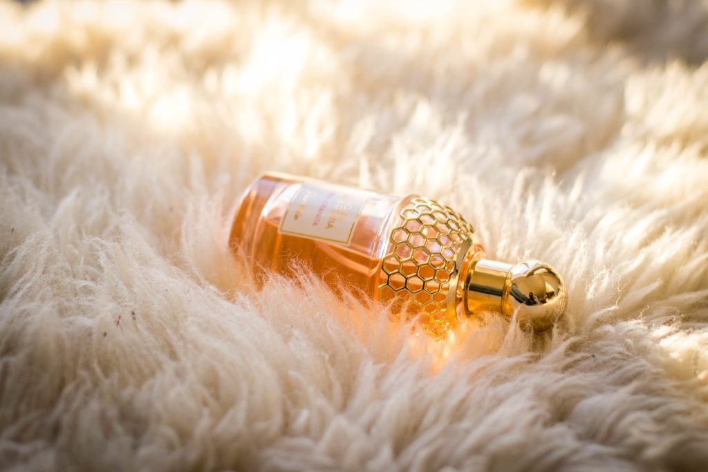 ویژگی های مهم برای انتخاب بهترین عطر زمستانی زنانه